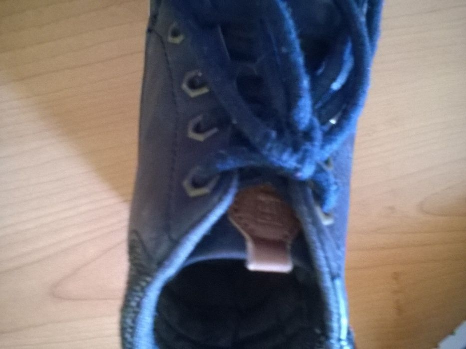 Botas em pele cor azul