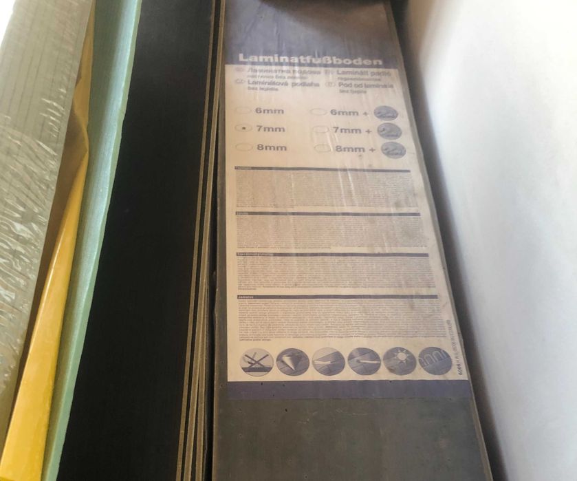 Panele podłogowe laminowane czarne