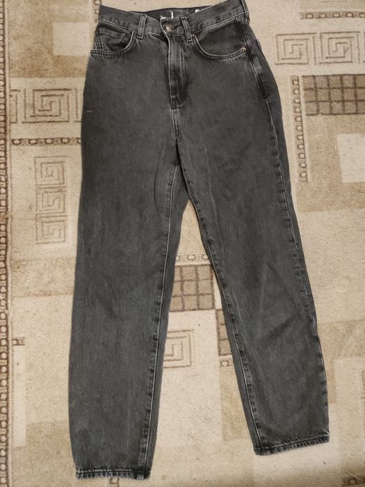 продам абсолютно новые джинсы бананы