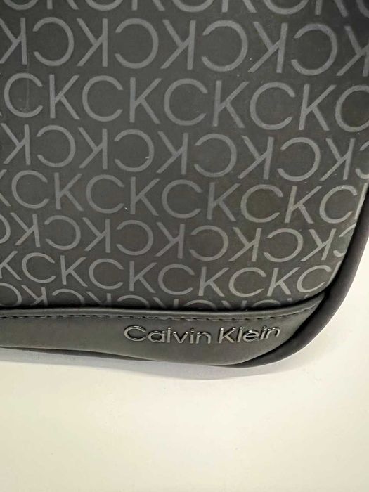 Сумка Calvin Klein Monogram Messenger | TOTAL BLACK (прорезинена) гарної якості