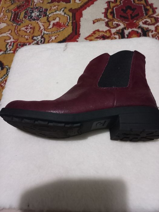 Продам жіночі чобітки 40 розмір бу