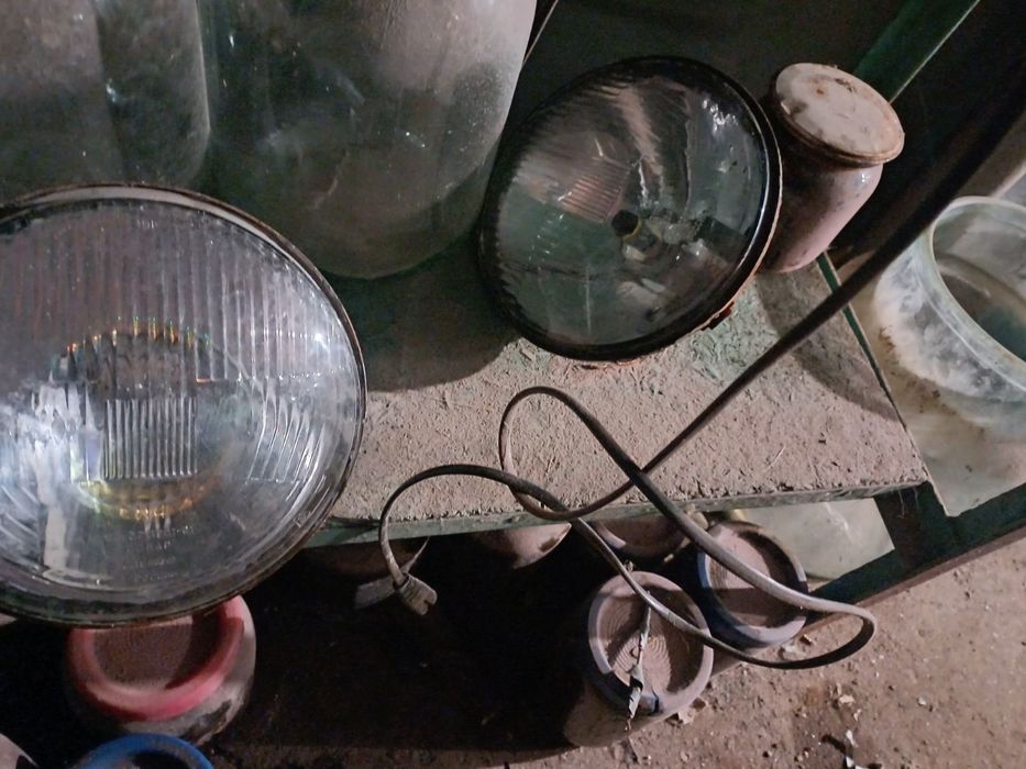 Продам комплект на ВАЗ21011-21013: фары и задние фонари.