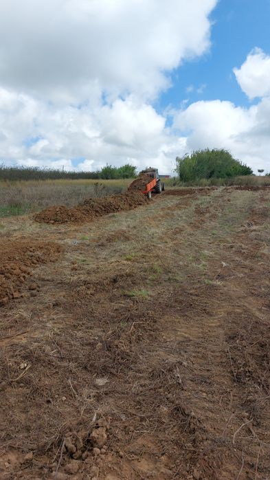 Serviço de mini giratoria - baldes e triturador ( corte erva - m