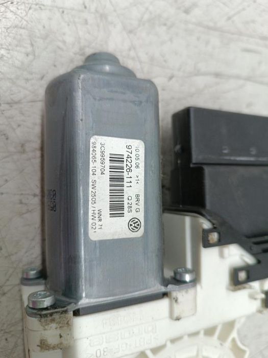 Motor de vidro traseiro direito - VOLKSWAGEN PASSAT Variant (3C5) | 05 - 11