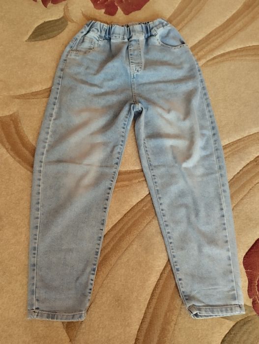Джинси на дівчинку 140-146 см