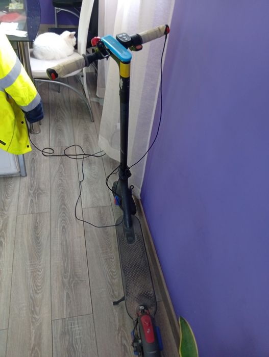 Trotinete eléctrica em bom estado