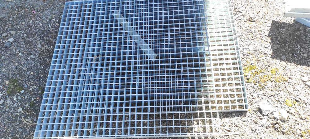 Продам стальной оцинкованный сварной решетчатый настил б\у