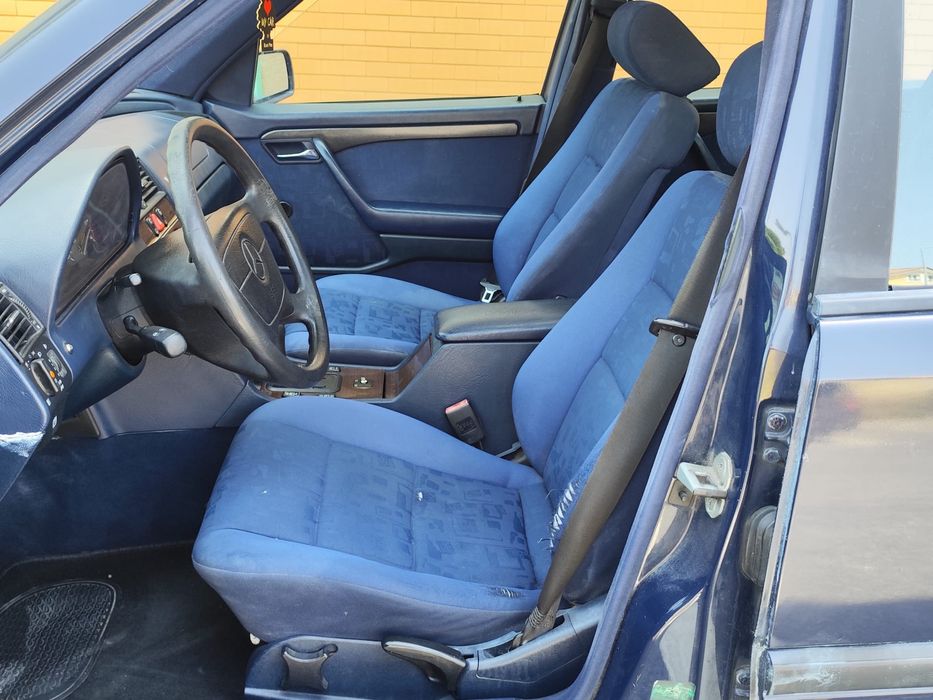 *** RESERVADA***    Mercedes C220 SW - 1998