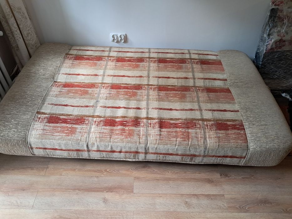 Kanapa w dobrym stanie
