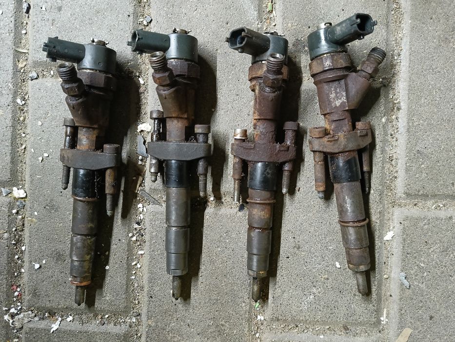 Wtryskiwacz wtrysk OE Renault Master Movano 2.5 dCi 0445110141 8200146357