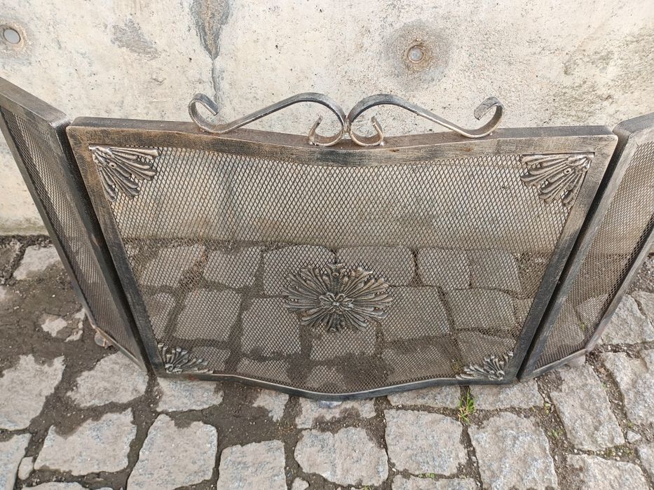 Proteção para lareira metálica . exemplar estado de conservação