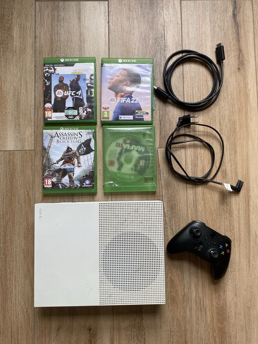 Xbox One S 500GB + Pad + 4 Gry | FIFA 22 | UFC 4 | Mafia III