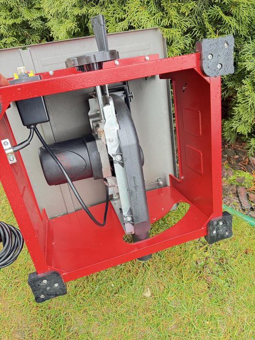 Пила циркулярна Einhell TC-TS 210