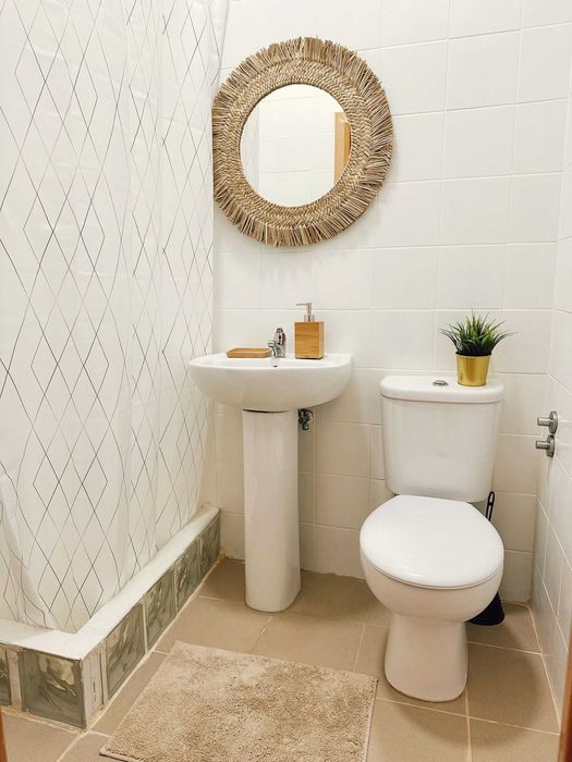 Quarto solteiro ou casal Costa Caparica sem caução