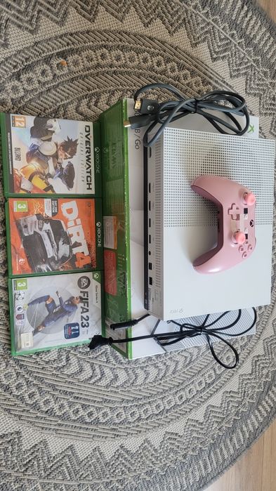 XBox One S 3 gry, pad