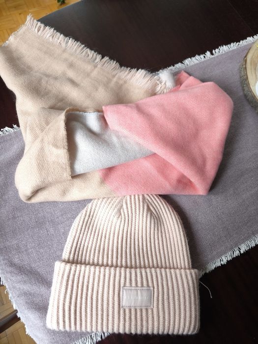 Zestaw czapka i szalik H&M beż róż