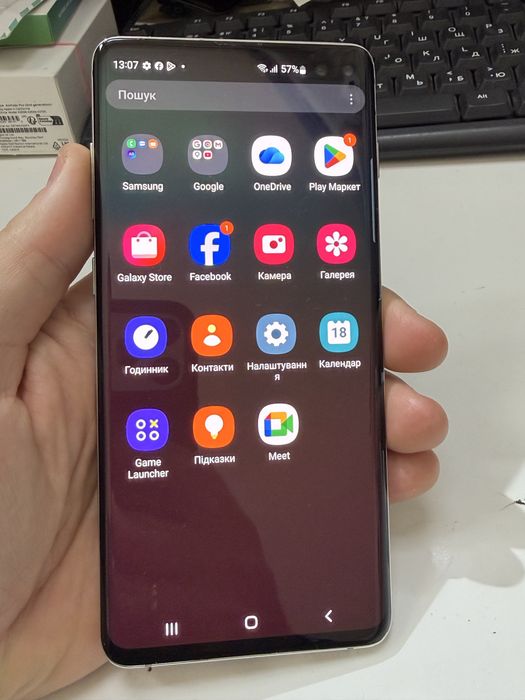 Samsung S10 + Plus  8/128Gb (SM-G975F/DS)