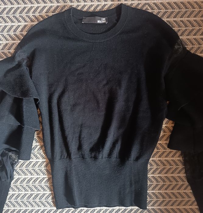 Malha preta love Moschino tamanho S