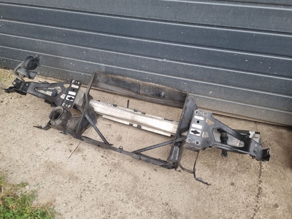 Pas przod przedni wzmocnienie czołowe belka wlot Bmw E60 E61
