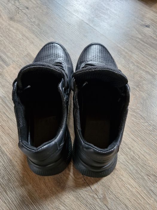 Кросовки 42 размер