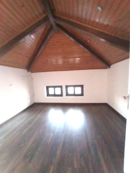 Excelente andar de moradia T4 duplex em Espinho