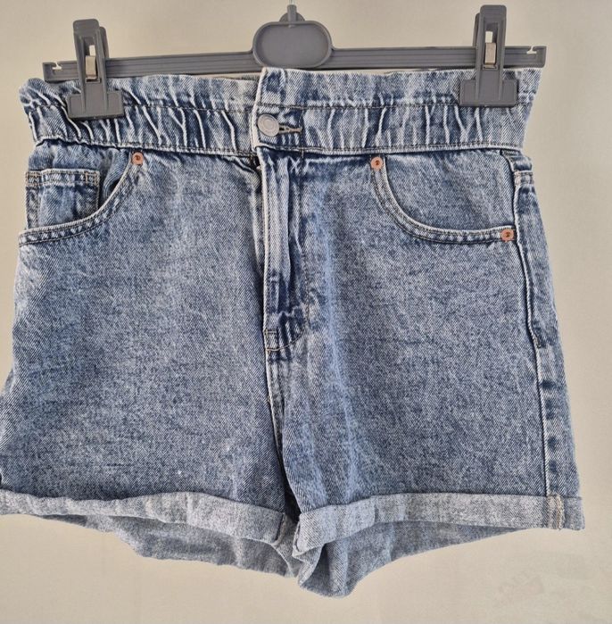Krótkie spodenki na gumce New Yorker