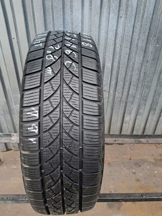 Nr 118 opona 215/65/16 C zimowa