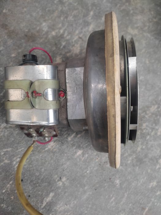 Двигун з пилососа робочий