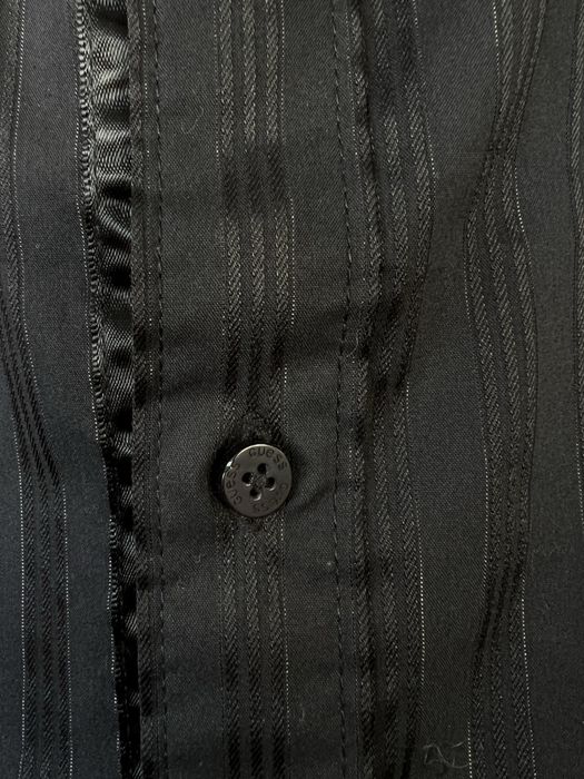 Camisa GUESS preta M made in UAE