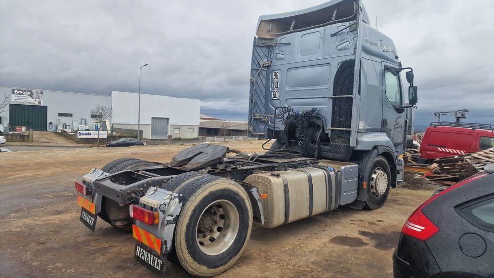 Camião Renault premium