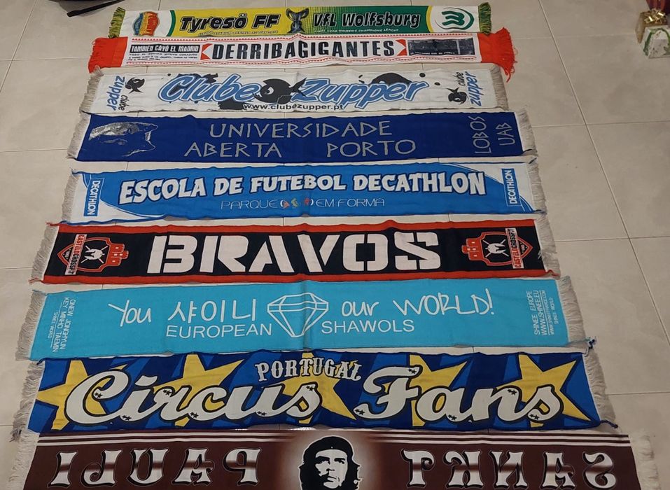 9 cachecois diversos