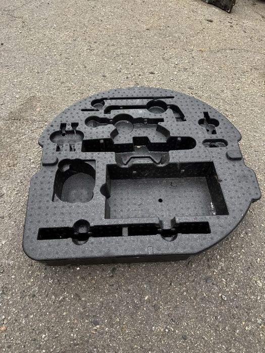 Пинал вкладыш для инструментов запасного колеса багажника Peugeot 308