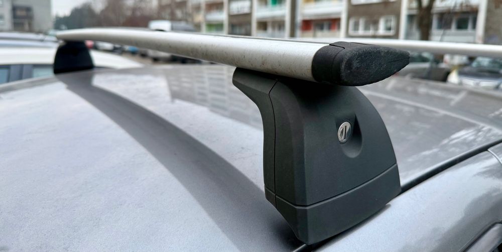 Belki dachowe Thule + stopy Renault Clio III