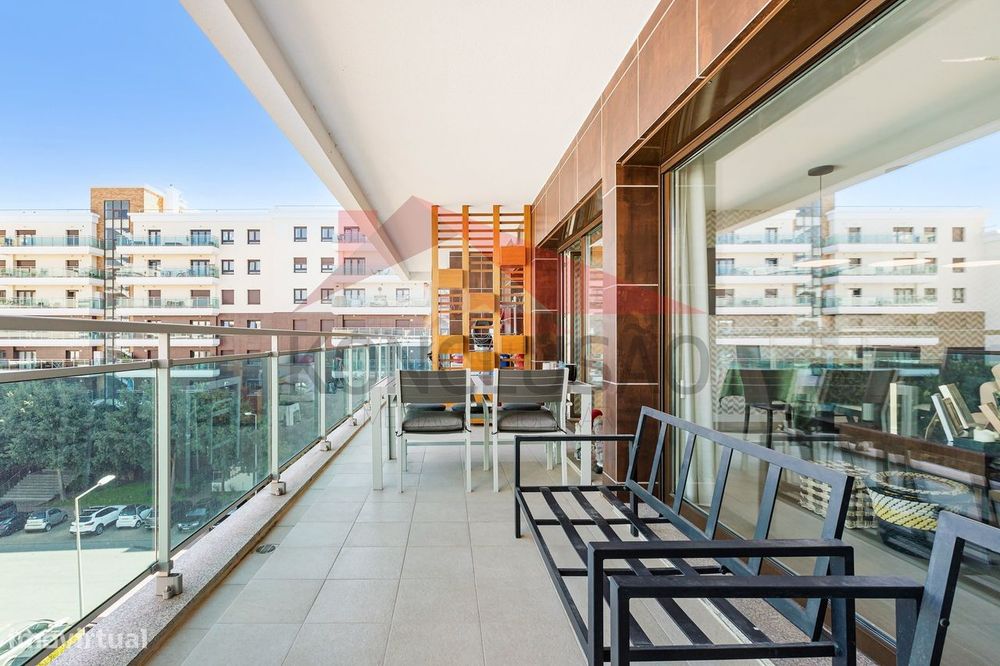 Terraços da Ponte - T3 em ótimo estado com garagem e arrecadação