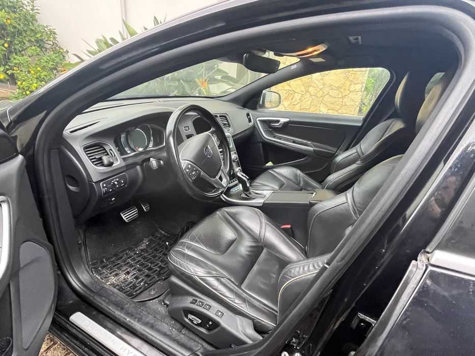 Volvo V60 R disigne Plugin 2014
