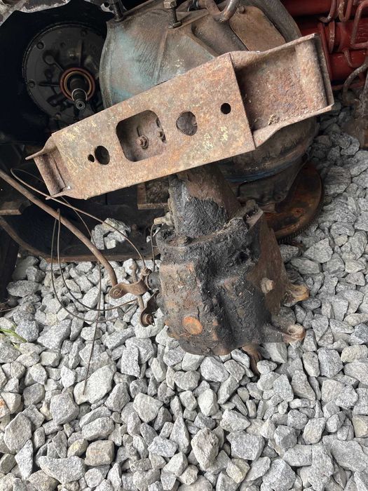 Sprzedam silnik Chevrolet R6 235 ze skrzynią 3 biegi 1962 Siechnice ...