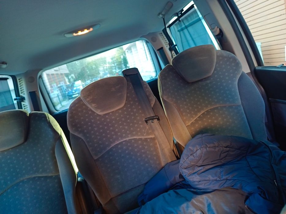 Peugeot 807 de 2003 em bom estado