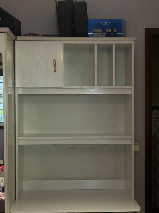 Quarto de casal com secretária