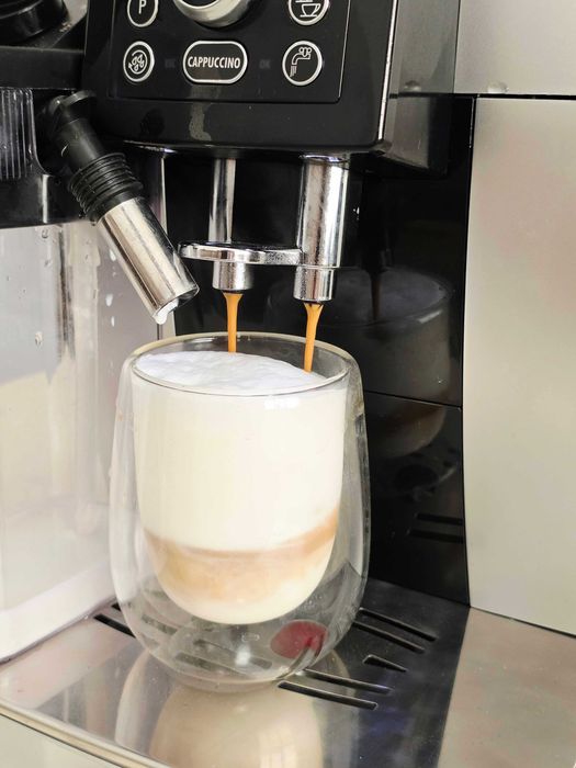 Кавомашина кофемашина Delonghi cappuccino ECAM 23.466