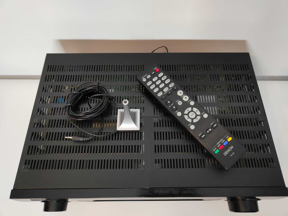 DENON AVR-X2000 amplituner z pilotem i mikrofonem