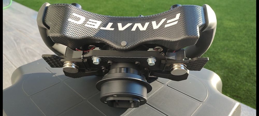 Volante Fanatec McLaren GT3 + QR2 metálico + Shifters Magnéticos DIY
