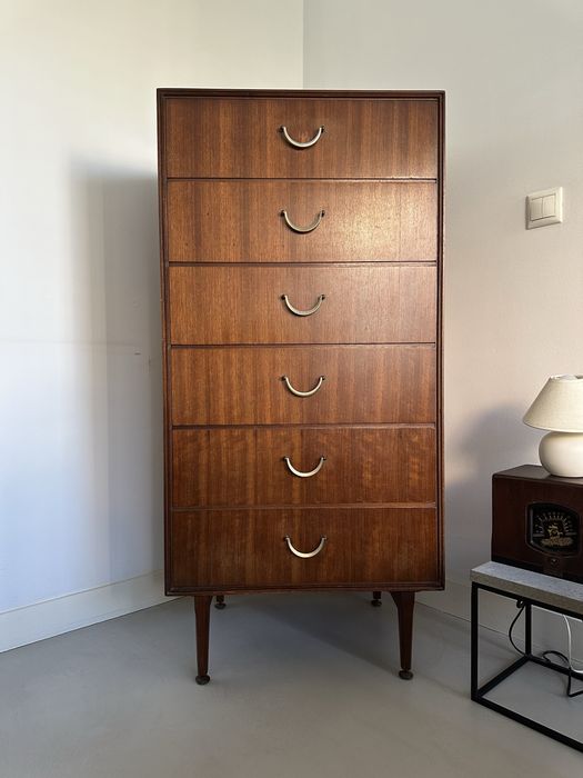 Comoda  design vintage em teca