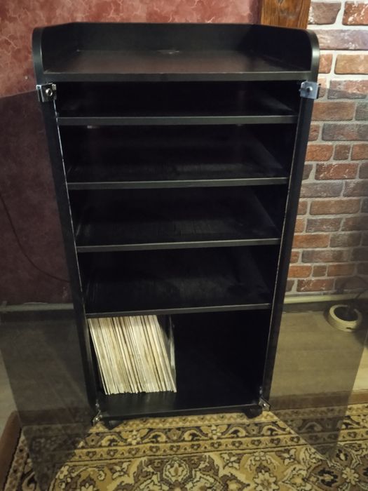 Стойка под аудиотехнику