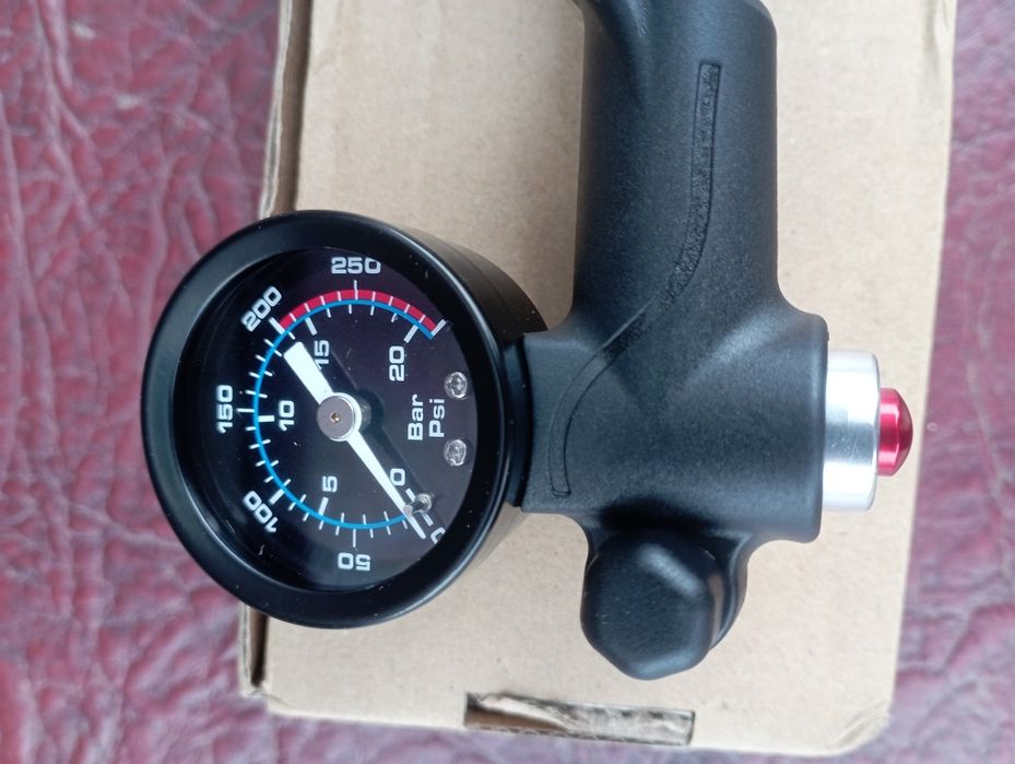 Насос для вилок высокого давления