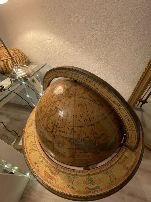 Mini bar globo em madeira