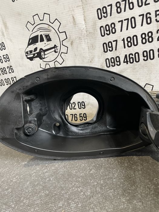 Лючок бензобака W207 купе