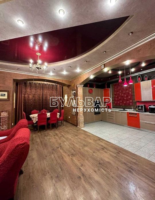 Продам ДОМ 2-х этаж. -  275 м2, Центр, м. Ярослава Мудрого, Пушкинская