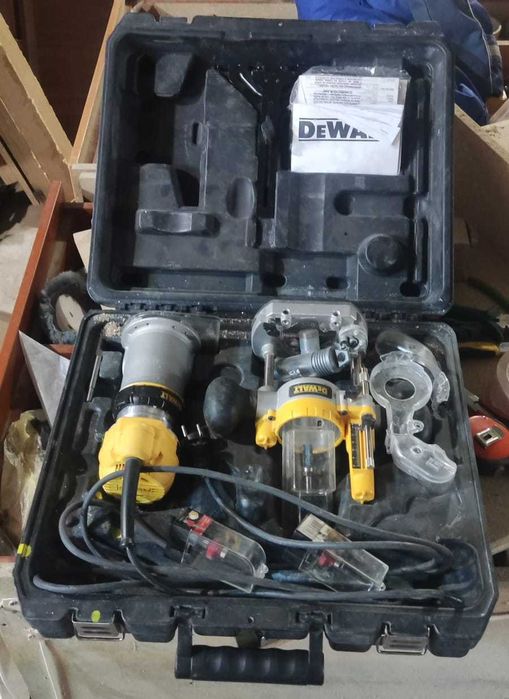 Фрезер DeWalt D26204K