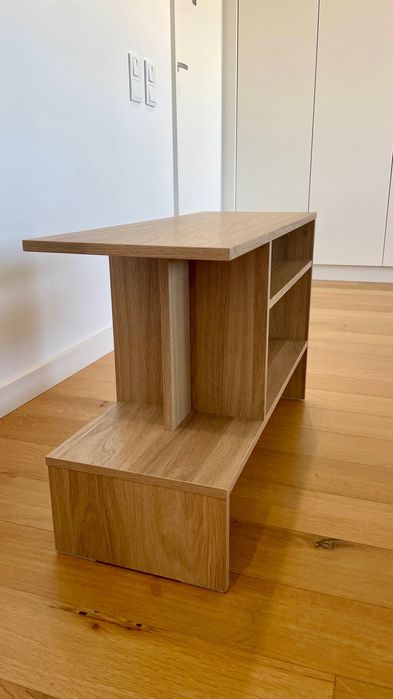 Mesa de Apoio Moderna