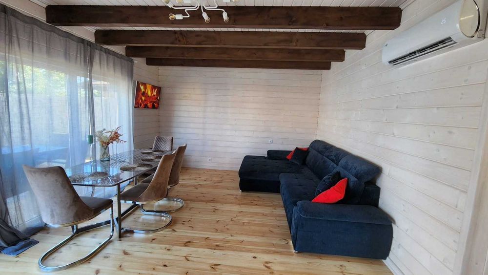 Продається сучасний будинок біля моря з авторським ремонтом